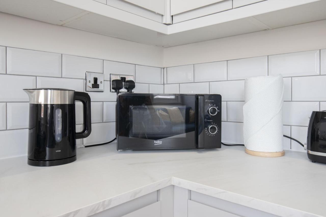 Beautifully Presented Newly Renovated City-Centre Apartment In Cheltenham Exteriör bild