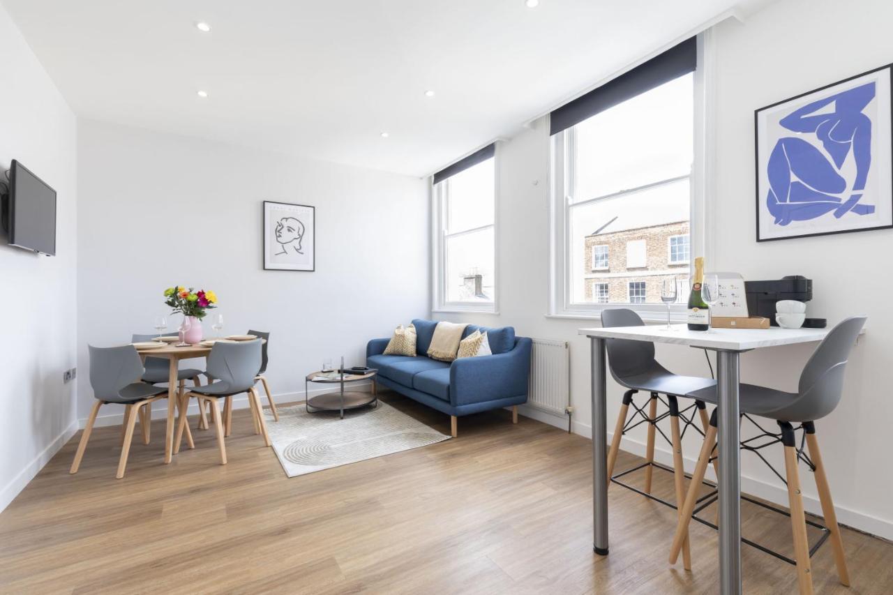 Beautifully Presented Newly Renovated City-Centre Apartment In Cheltenham Exteriör bild