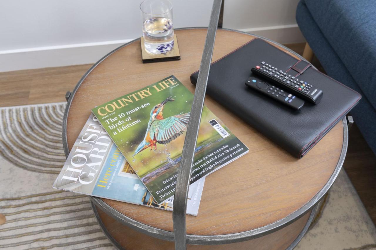 Beautifully Presented Newly Renovated City-Centre Apartment In Cheltenham Exteriör bild
